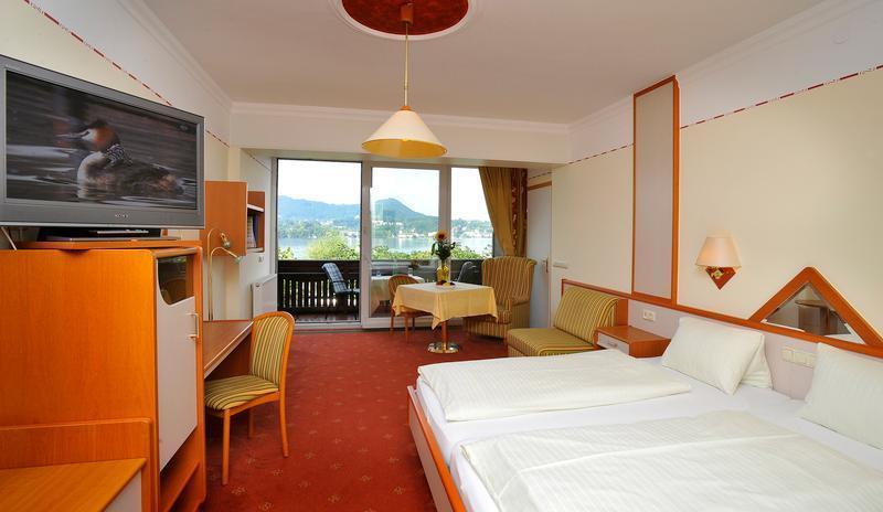 Landhotel Gruenberg Am See Gmunden Exterior photo